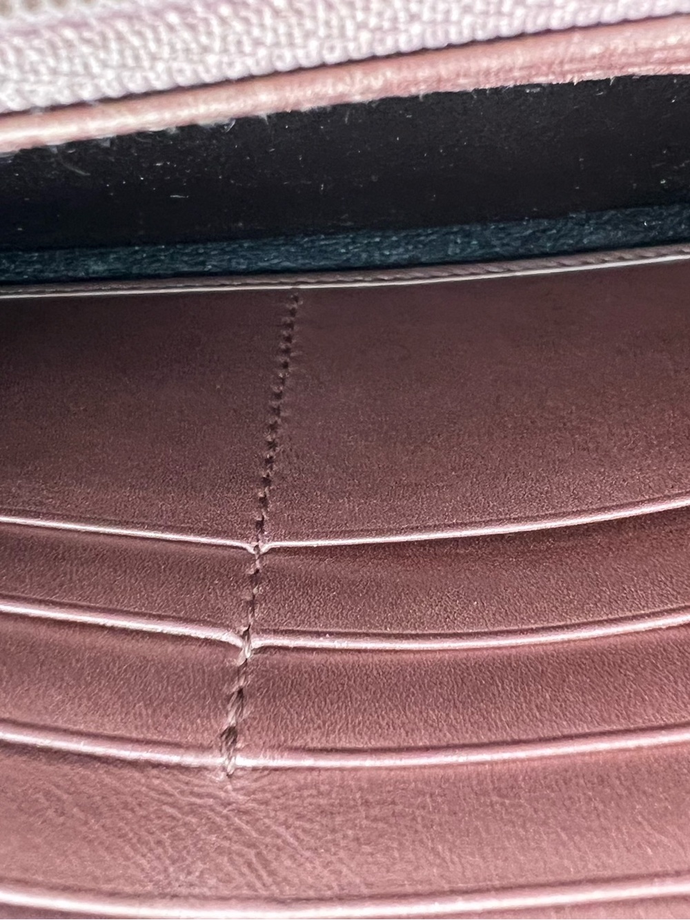 Gucci Rose Gold Microguccissima
Patent Leather Long Wallet - Picture 9 of 11
